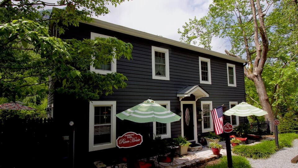 Riverhouse at Chimney Rock